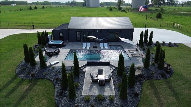 11390 Walters Road, Bentonville, AR 72712