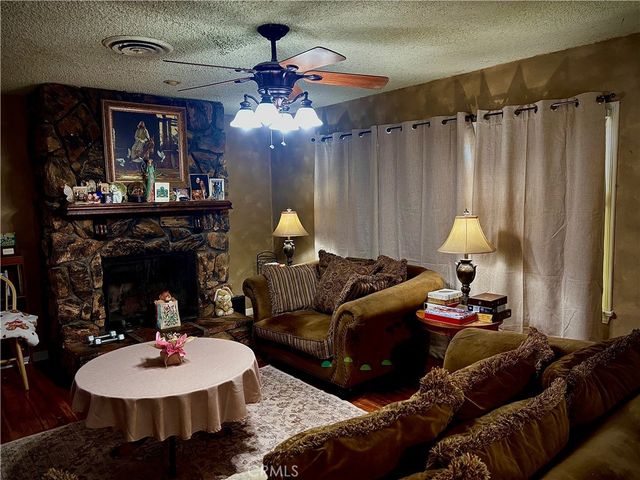 2512 Barnett, Bakersfield, CA 93308