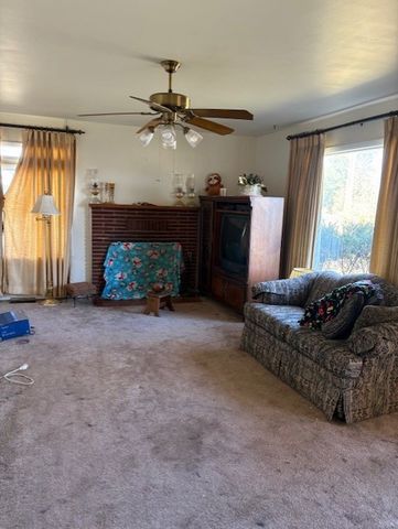 2204 S Lincoln Street, Siloam Springs, AR 72761