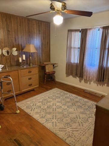 2204 S Lincoln Street, Siloam Springs, AR 72761