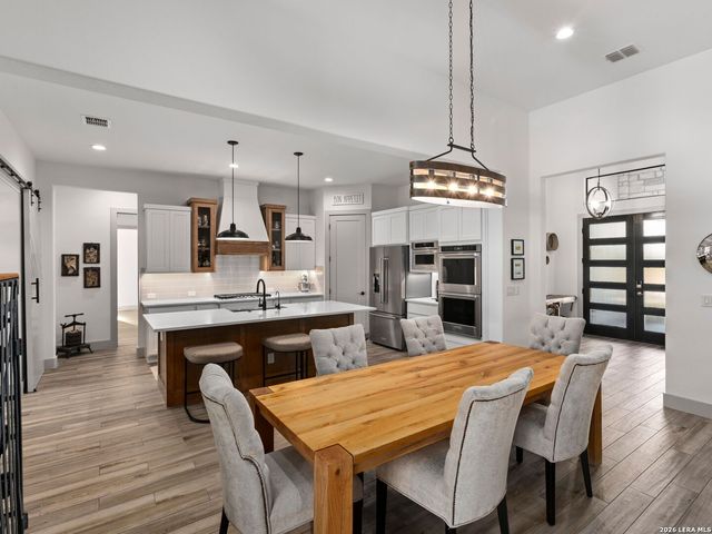 10522 Kendall Cyn, San Antonio, TX 78255