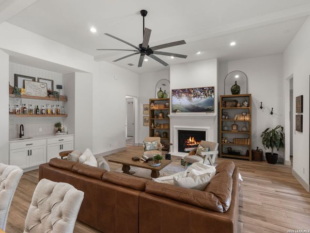 10522 Kendall Cyn, San Antonio, TX 78255
