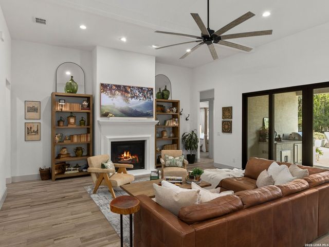 10522 Kendall Cyn, San Antonio, TX 78255