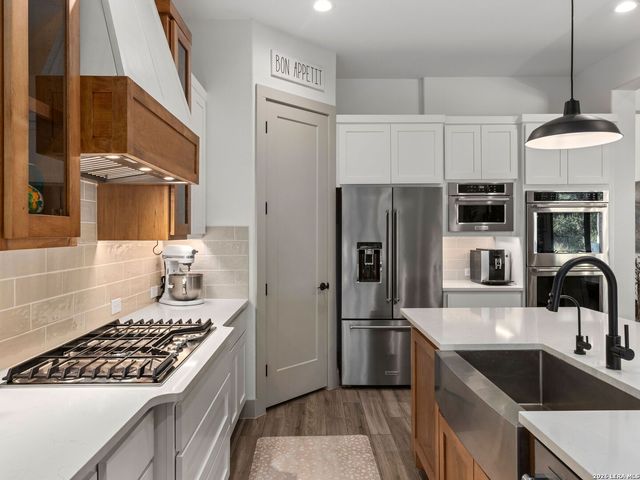 10522 Kendall Cyn, San Antonio, TX 78255
