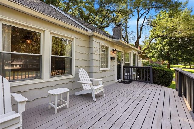 5608 Roeland Drive, Roeland Park, KS 66205