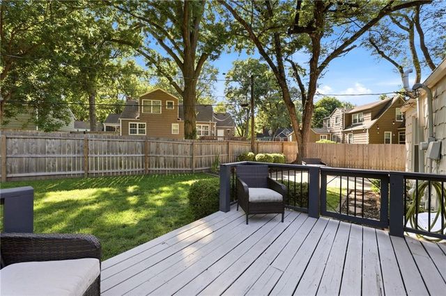 5608 Roeland Drive, Roeland Park, KS 66205
