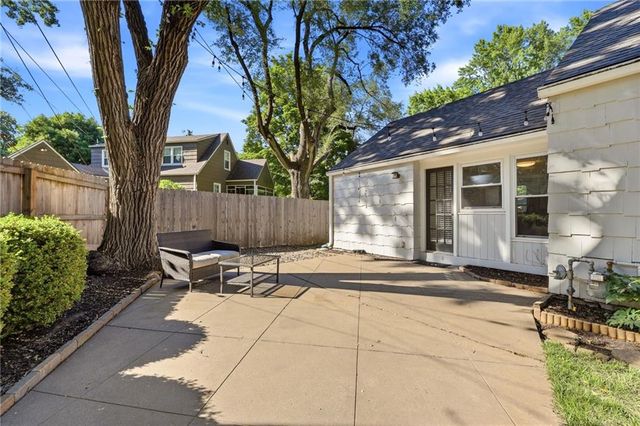 5608 Roeland Drive, Roeland Park, KS 66205