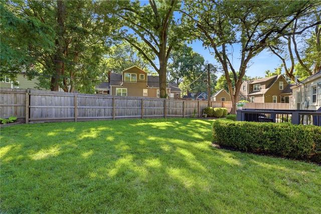 5608 Roeland Drive, Roeland Park, KS 66205