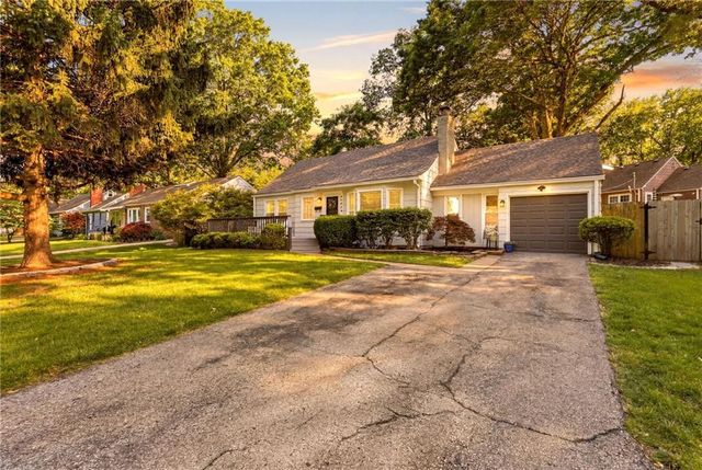 5608 Roeland Drive, Roeland Park, KS 66205