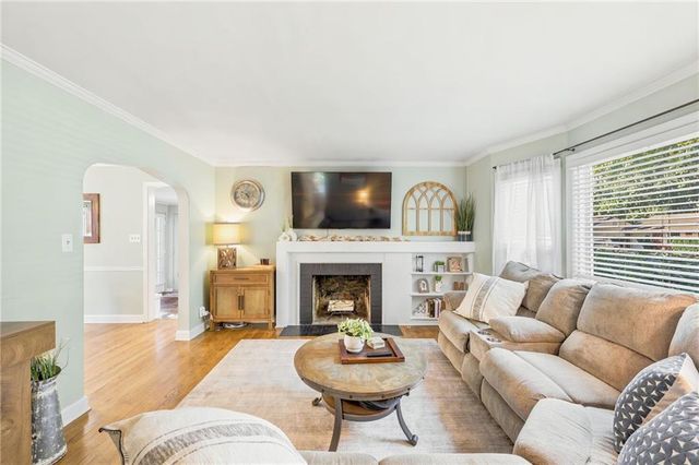 5608 Roeland Drive, Roeland Park, KS 66205