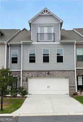 2020 Manor Pointe Drive, Drive 19, Cumming, GA 30041