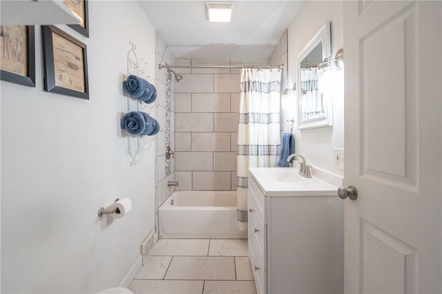 106 Kingston St, Unity Twp, PA 15650