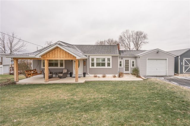 106 Kingston St, Unity Twp, PA 15650