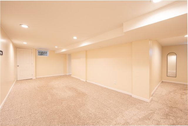 106 Kingston St, Unity Twp, PA 15650