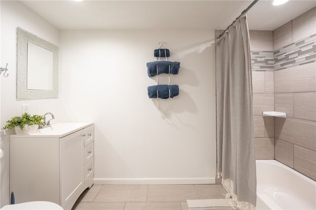 106 Kingston St, Unity Twp, PA 15650