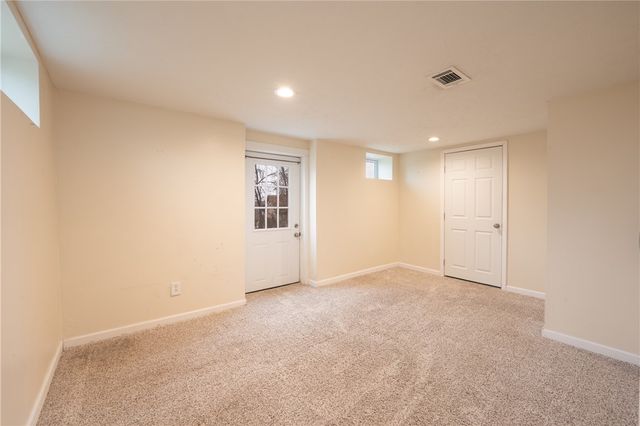 106 Kingston St, Unity Twp, PA 15650