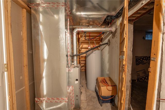 106 Kingston St, Unity Twp, PA 15650