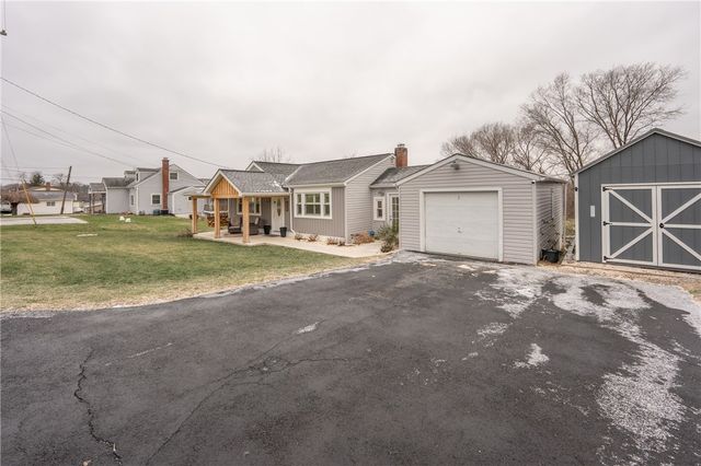 106 Kingston St, Unity Twp, PA 15650