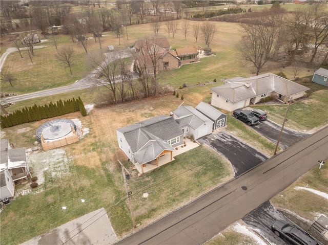 106 Kingston St, Unity Twp, PA 15650