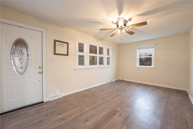 106 Kingston St, Unity Twp, PA 15650