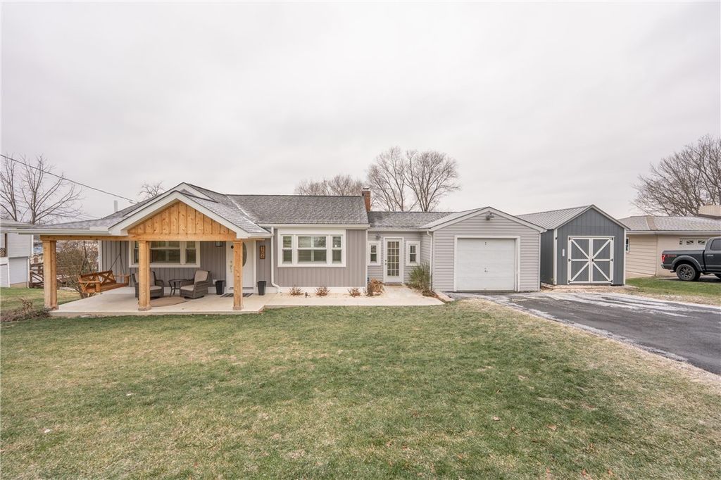 106 Kingston St, Unity Twp, PA 15650