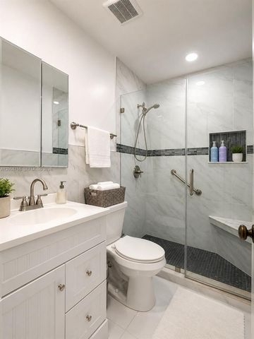 5941 W 20th Ln, Hialeah, FL 33016