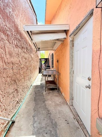 5941 W 20th Ln, Hialeah, FL 33016