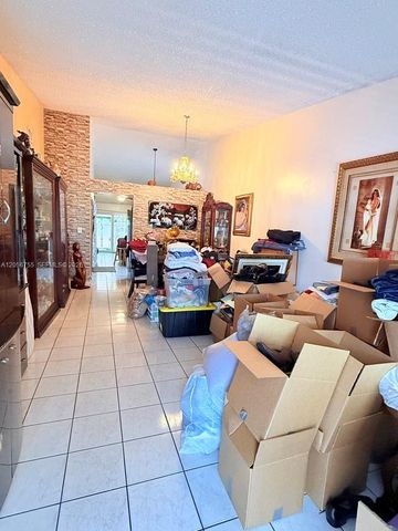 5941 W 20th Ln, Hialeah, FL 33016