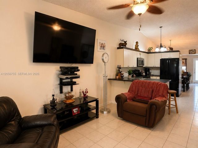 5941 W 20th Ln, Hialeah, FL 33016