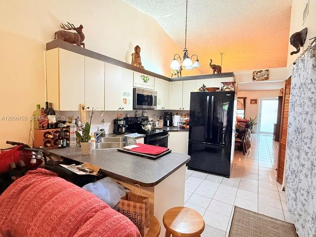 5941 W 20th Ln, Hialeah, FL 33016