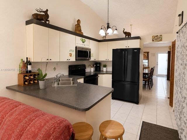 5941 W 20th Ln, Hialeah, FL 33016
