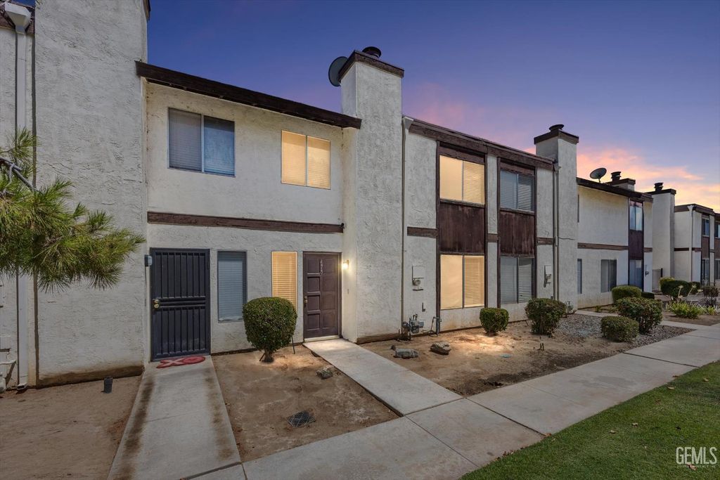Image 1 of property listing at 1413 Libra Court, Bakersfield, CA 93309