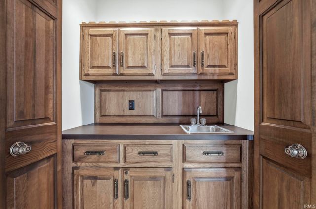 5720 Devils Hollow Road, Fort Wayne, IN 46814