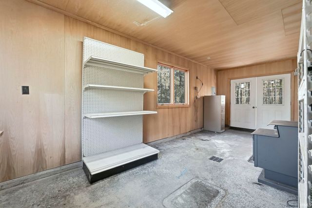 5720 Devils Hollow Road, Fort Wayne, IN 46814