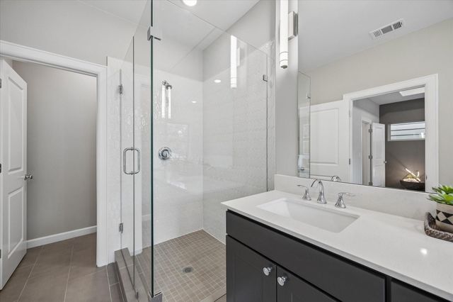 5214 Amber Sunrise Drive, Houston, TX 77018