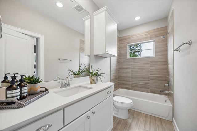 5214 Amber Sunrise Drive, Houston, TX 77018