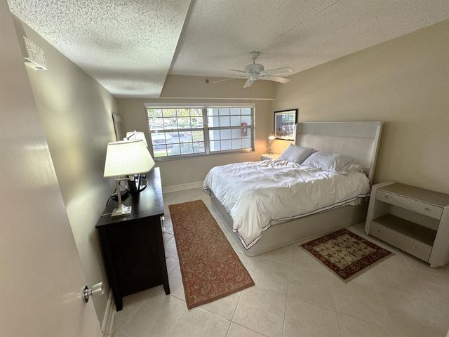 625 Oaks Drive 106, Pompano Beach, FL 33069