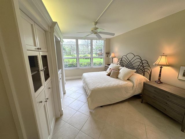 625 Oaks Drive 106, Pompano Beach, FL 33069
