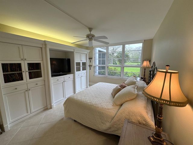 625 Oaks Drive 106, Pompano Beach, FL 33069