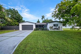 2441 Alcazar Dr, Miramar, FL 33023