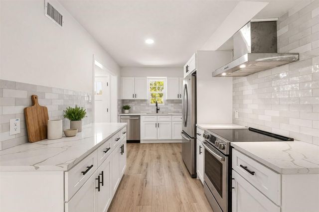 903 Potomac PATH, Austin, TX 78753
