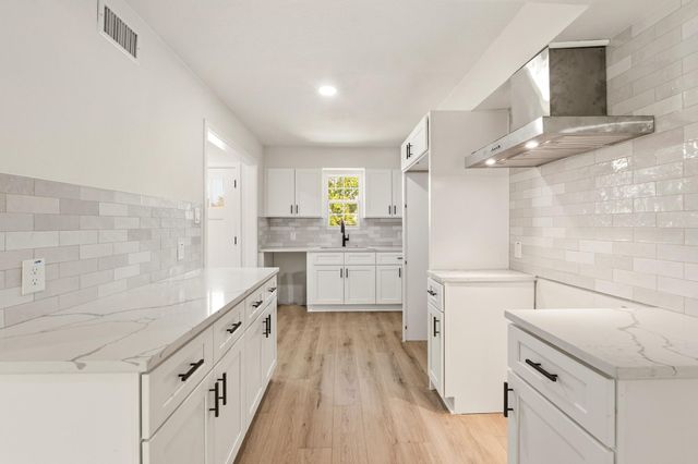 903 Potomac PATH, Austin, TX 78753
