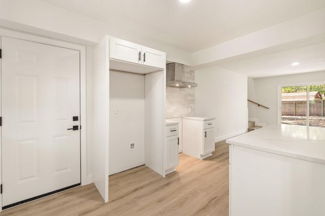 903 Potomac PATH, Austin, TX 78753