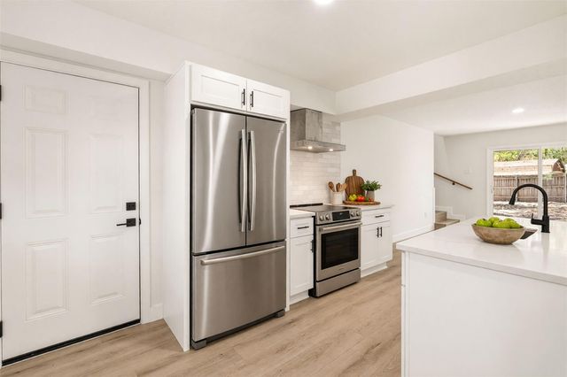903 Potomac PATH, Austin, TX 78753