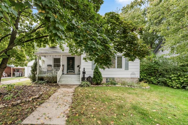 414 N Jefferson Street, Lowell, MI 49331