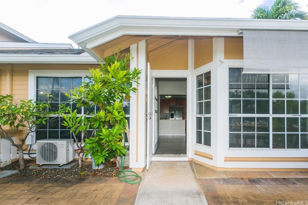 240 Mananai Place 1H, Honolulu, HI 96818