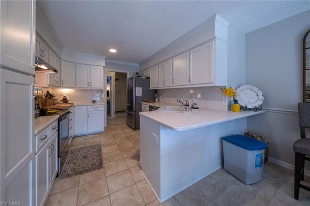 7060 ORCHARD PATH Drive, Clemmons, NC 27012