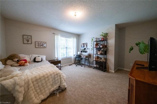 7060 ORCHARD PATH Drive, Clemmons, NC 27012