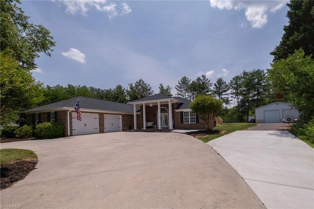 7060 ORCHARD PATH Drive, Clemmons, NC 27012