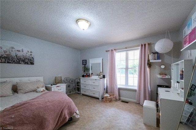 7060 ORCHARD PATH Drive, Clemmons, NC 27012